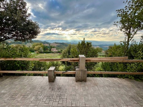 casa indipendente in vendita a Gualdo Cattaneo in zona San Terenziano
