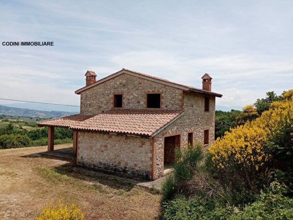 casa indipendente in vendita a Gualdo Cattaneo in zona San Terenziano
