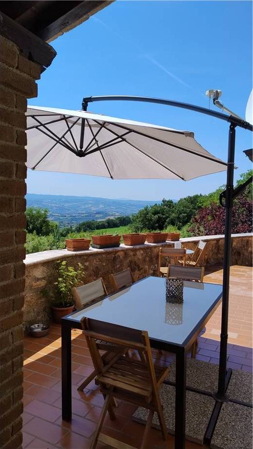 casa indipendente in vendita a Gualdo Cattaneo in zona Grutti