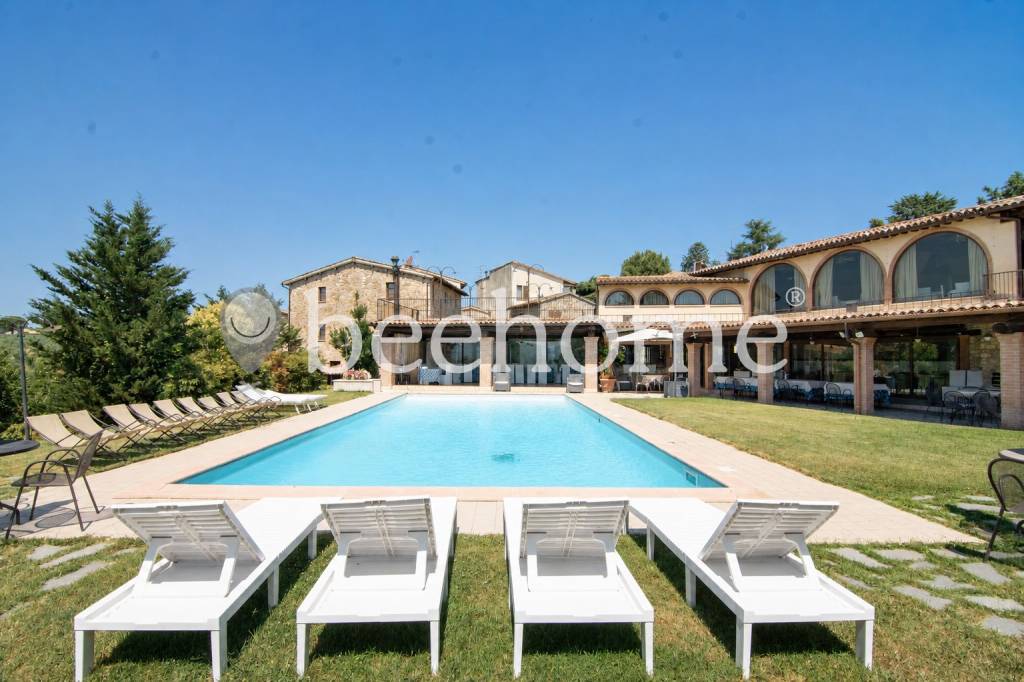 casa indipendente in vendita a Gualdo Cattaneo in zona Marcellano