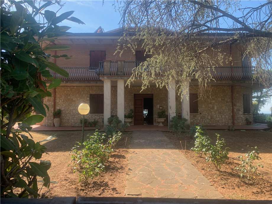 casa indipendente in vendita a Gualdo Cattaneo in zona San Terenziano