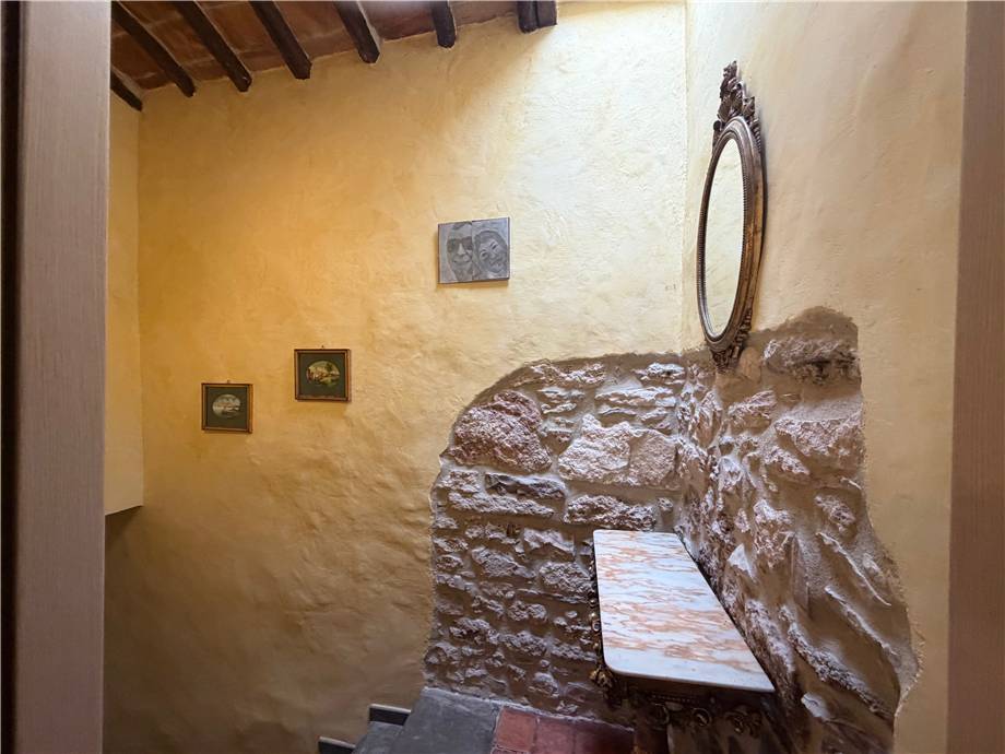 intera palazzina in vendita a Gualdo Cattaneo in zona San Terenziano