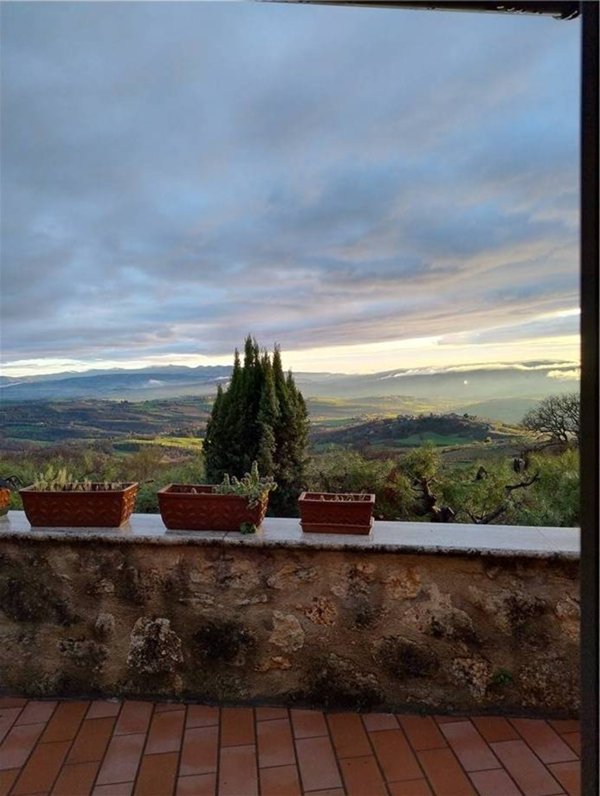 casa indipendente in vendita a Gualdo Cattaneo in zona Grutti