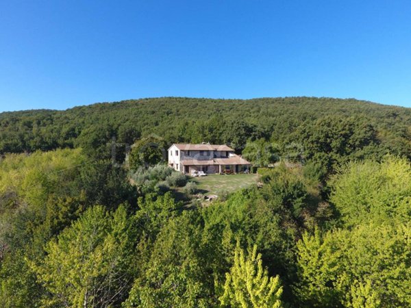 casa indipendente in vendita a Gualdo Cattaneo in zona Barattano
