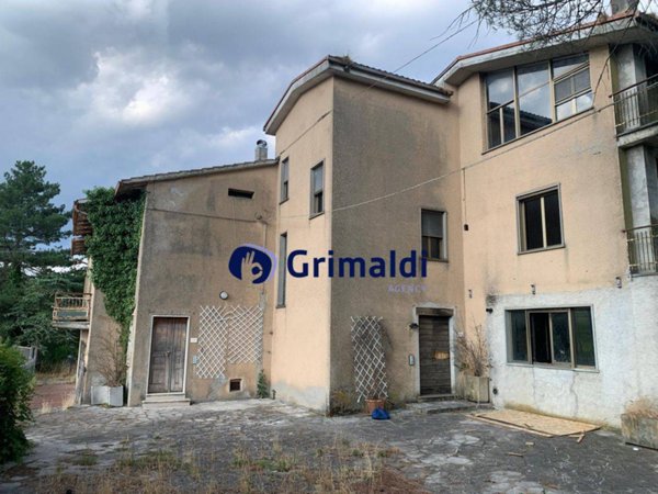 casa indipendente in vendita a Gualdo Cattaneo in zona Torri