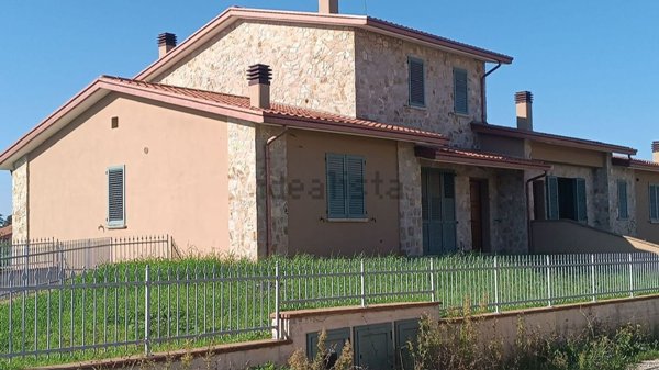casa indipendente in vendita a Gualdo Cattaneo in zona San Terenziano