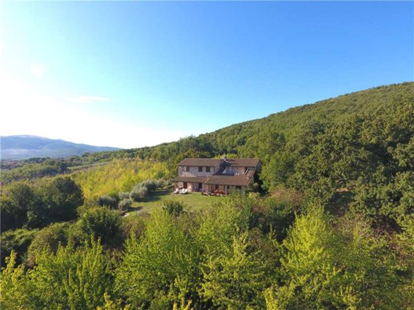 casa indipendente in vendita a Gualdo Cattaneo in zona Barattano