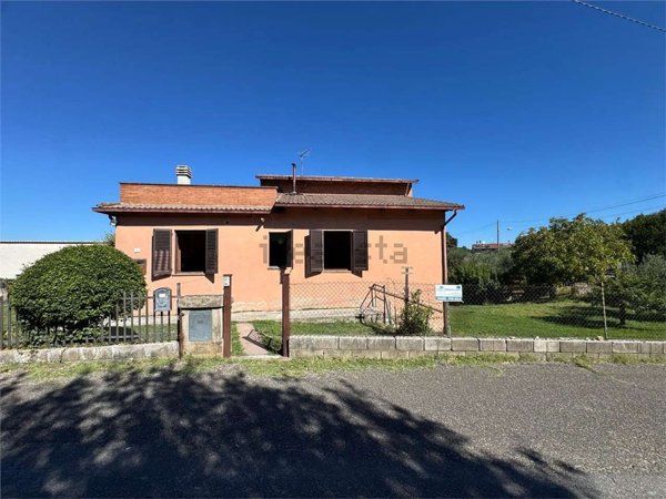 casa indipendente in vendita a Gualdo Cattaneo in zona San Terenziano