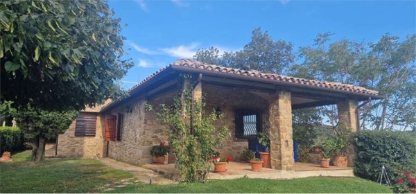 casa indipendente in vendita a Gualdo Cattaneo in zona San Terenziano