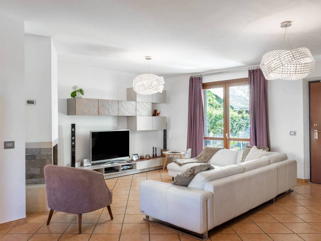 casa indipendente in vendita a Gualdo Cattaneo in zona San Terenziano