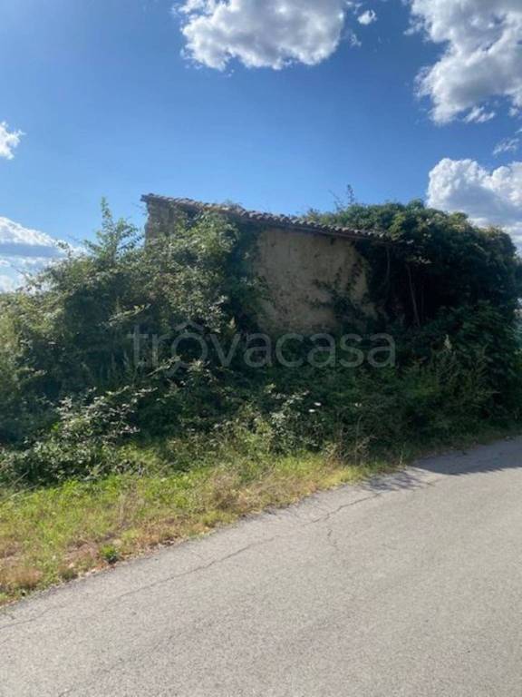 casa indipendente in vendita a Gualdo Tadino in zona Casale