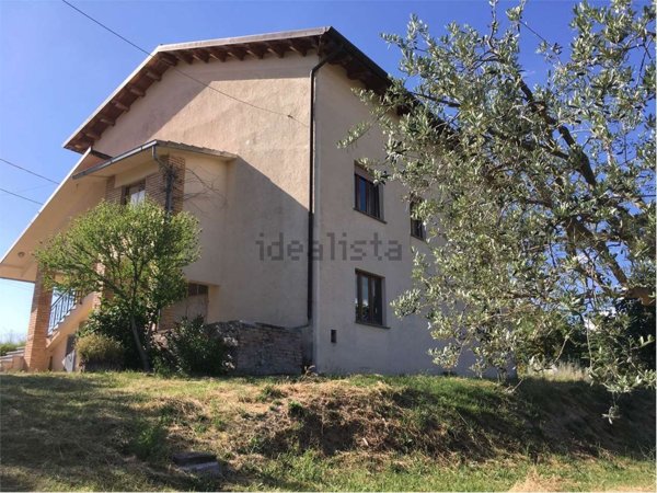 casa indipendente in vendita a Gualdo Tadino