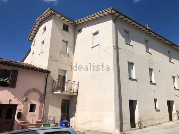 appartamento in vendita a Gualdo Tadino in zona Corcia