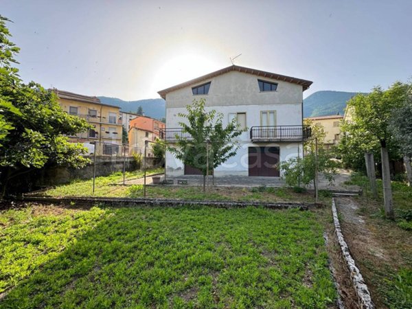 casa indipendente in vendita a Gualdo Tadino