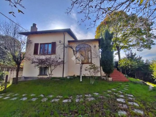 casa indipendente in vendita a Gualdo Tadino in zona Vaccara