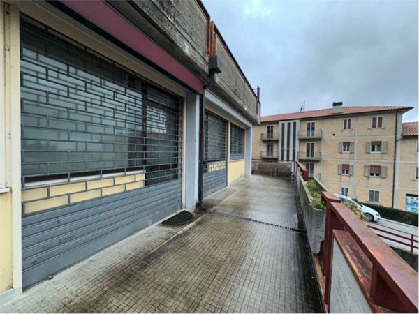 ufficio in vendita a Gualdo Tadino
