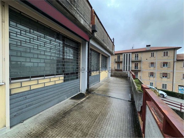 ufficio in vendita a Gualdo Tadino