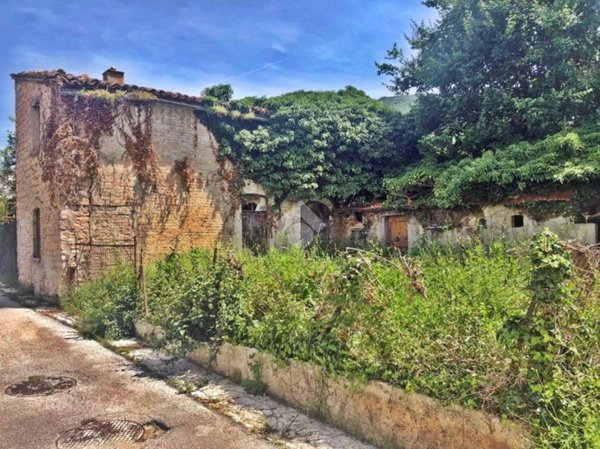 terreno agricolo in vendita a Gualdo Tadino in zona Rigali