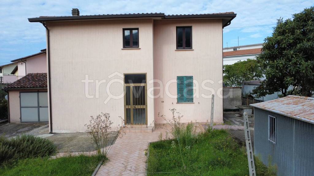 casa indipendente in vendita a Gualdo Tadino
