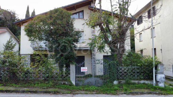 casa indipendente in vendita a Gualdo Tadino