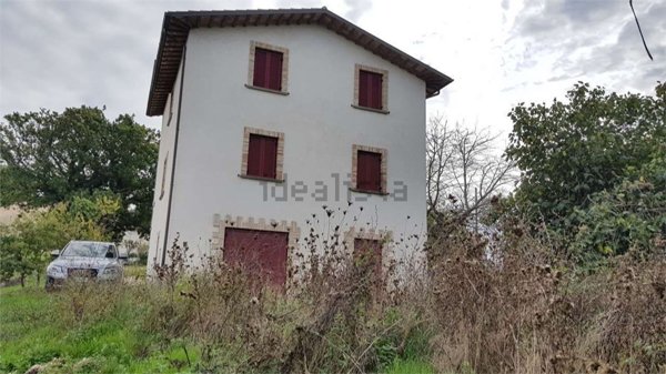 appartamento in vendita a Gualdo Tadino in zona Caprara