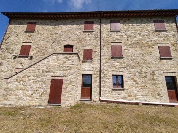 casa indipendente in vendita a Gualdo Tadino in zona Pieve di Compresseto