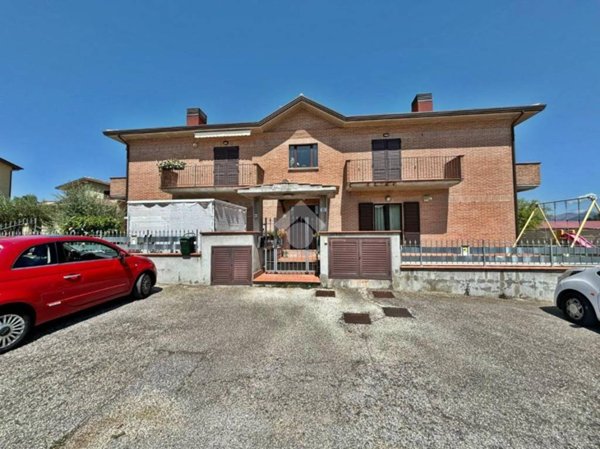 casa indipendente in vendita a Gualdo Tadino in zona Cerqueto