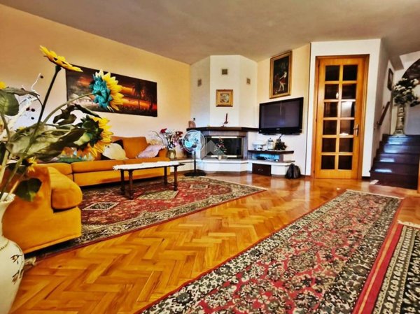 casa indipendente in vendita a Gualdo Tadino