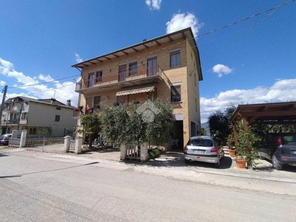 appartamento in vendita a Gualdo Tadino in zona Crocicchio