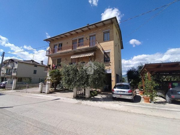 appartamento in vendita a Gualdo Tadino in zona Crocicchio
