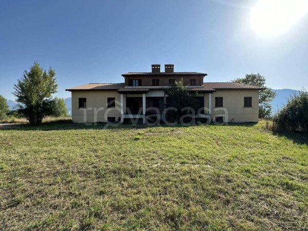 casa indipendente in vendita a Gualdo Tadino