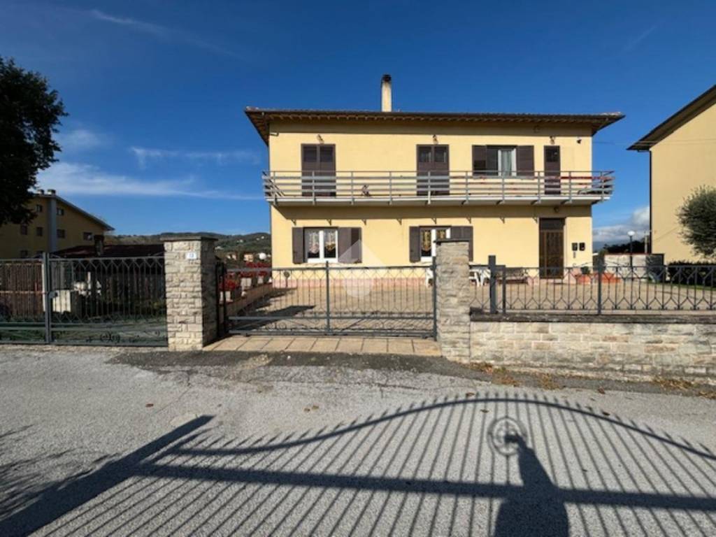 appartamento in vendita a Gualdo Tadino in zona Cerqueto