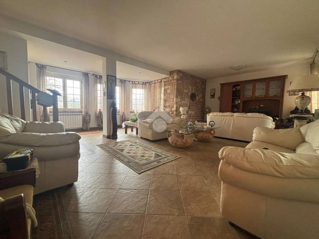 casa indipendente in vendita a Gualdo Tadino in zona San Pellegrino