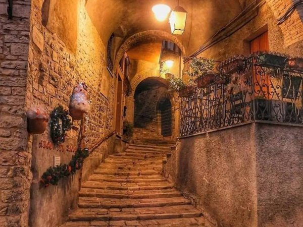 casa indipendente in vendita a Gualdo Tadino