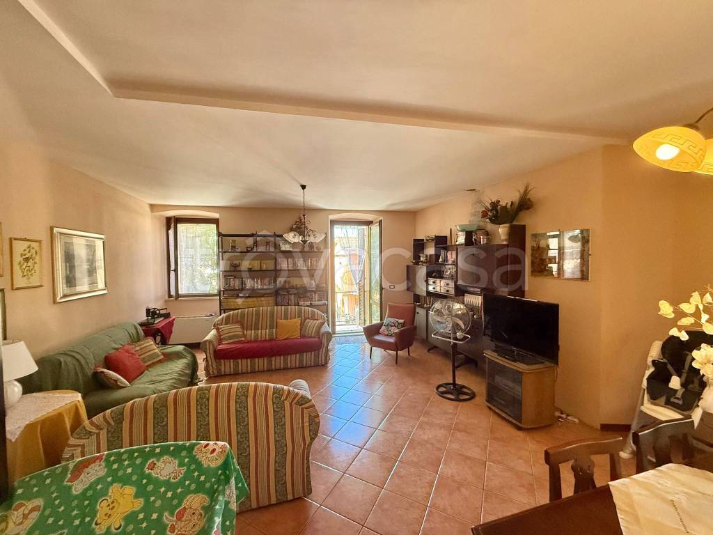 casa indipendente in vendita a Gualdo Tadino