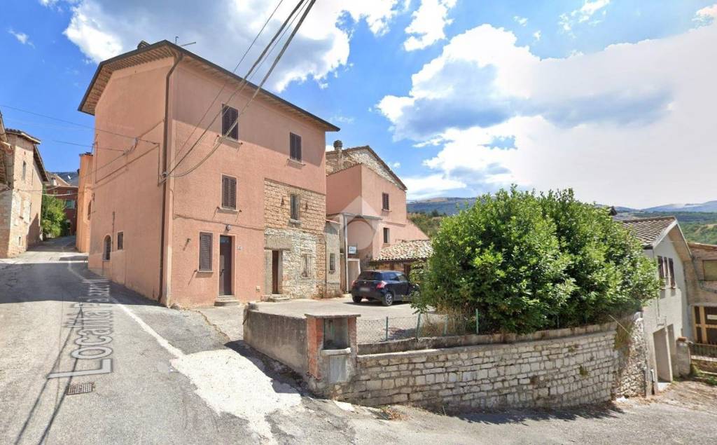 casa indipendente in vendita a Gualdo Tadino in zona Palazzo Mancinelli