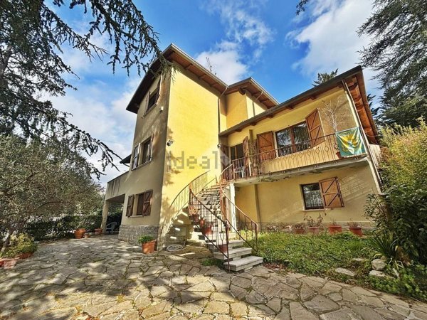 casa indipendente in vendita a Gualdo Tadino