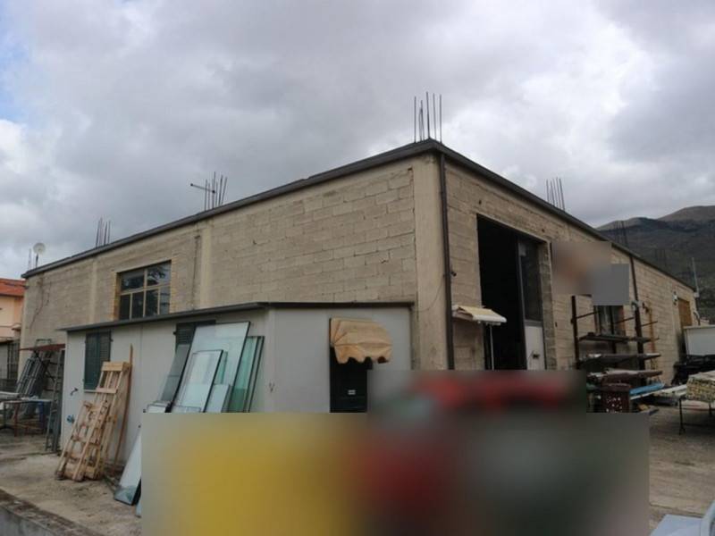 capannone in vendita a Gualdo Tadino