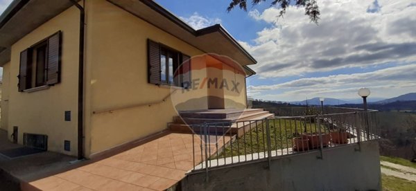 casa indipendente in vendita a Gualdo Tadino in zona Morano Osteria