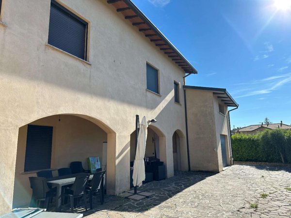 casa indipendente in vendita a Gualdo Tadino