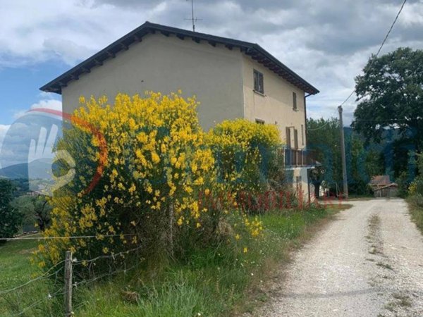 casa indipendente in vendita a Gualdo Tadino