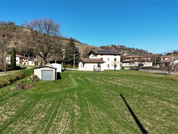 casa indipendente in vendita a Gualdo Tadino