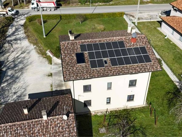 casa indipendente in vendita a Gualdo Tadino