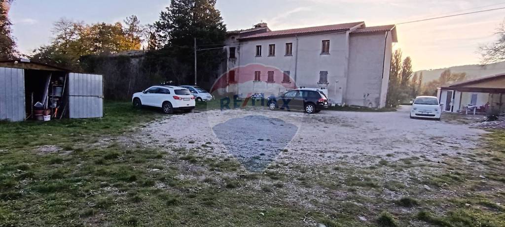 appartamento in vendita a Gualdo Tadino in zona Vaccara