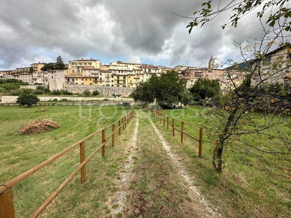 casa indipendente in vendita a Gualdo Tadino in zona Casale