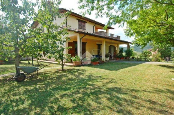 casa indipendente in vendita a Gualdo Tadino in zona Morano Madonnuccia