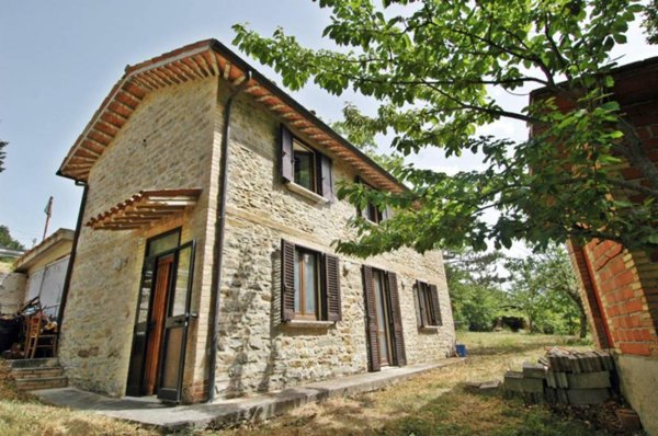 casa indipendente in vendita a Gualdo Tadino in zona Casale