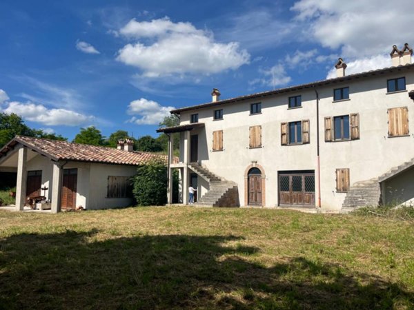 casa indipendente in vendita a Gualdo Tadino in zona Vaccara