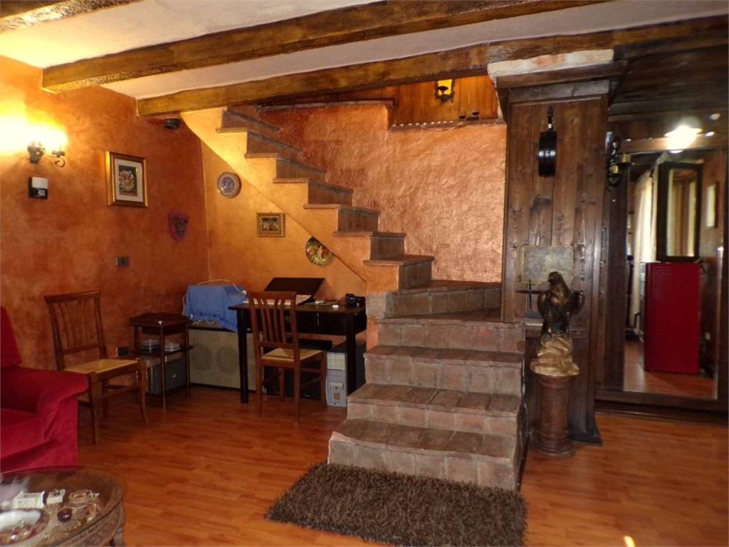 casa indipendente in vendita a Gualdo Tadino
