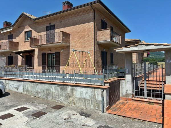 appartamento in vendita a Gualdo Tadino in zona Cerqueto